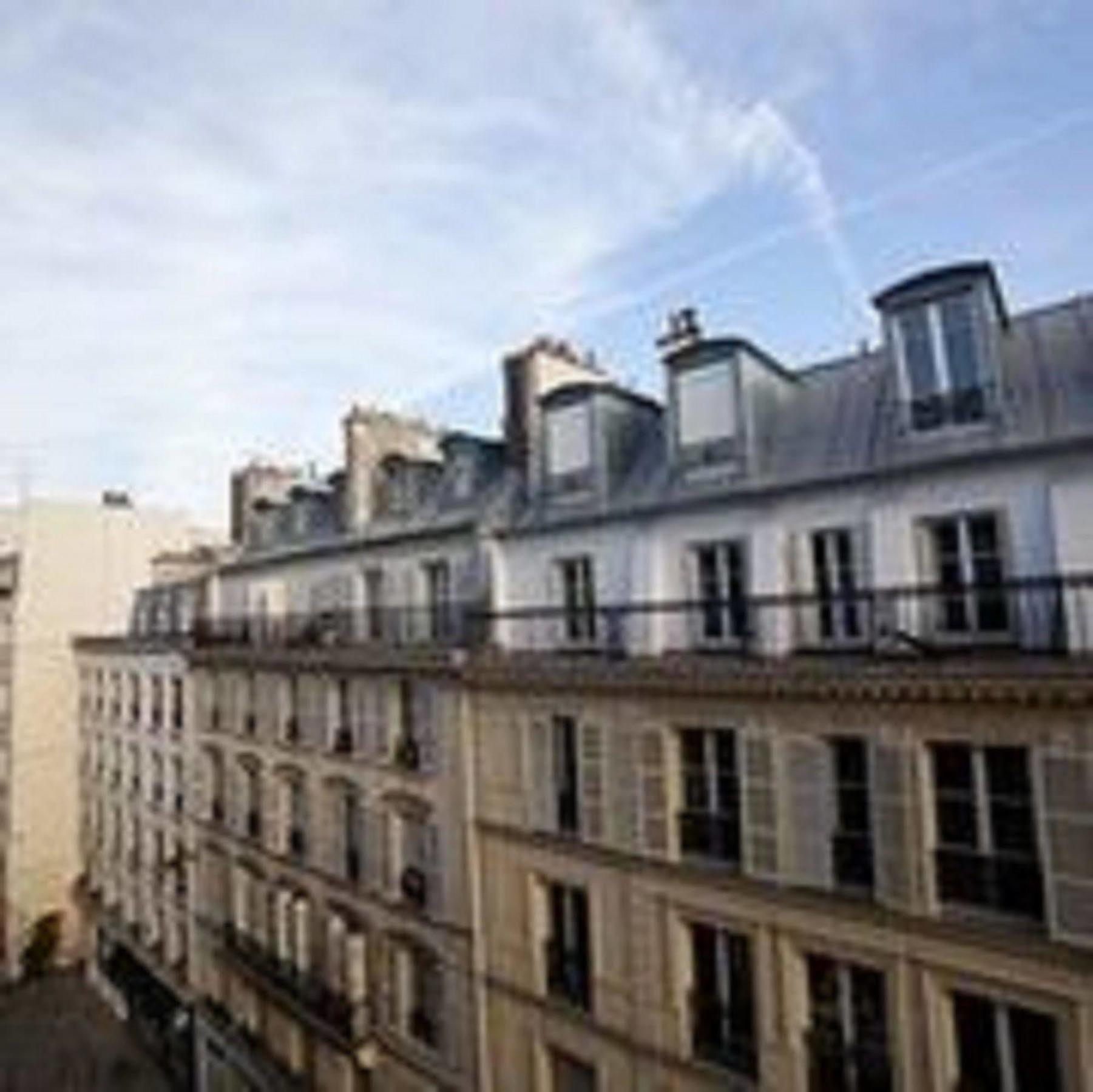Andréa Paris